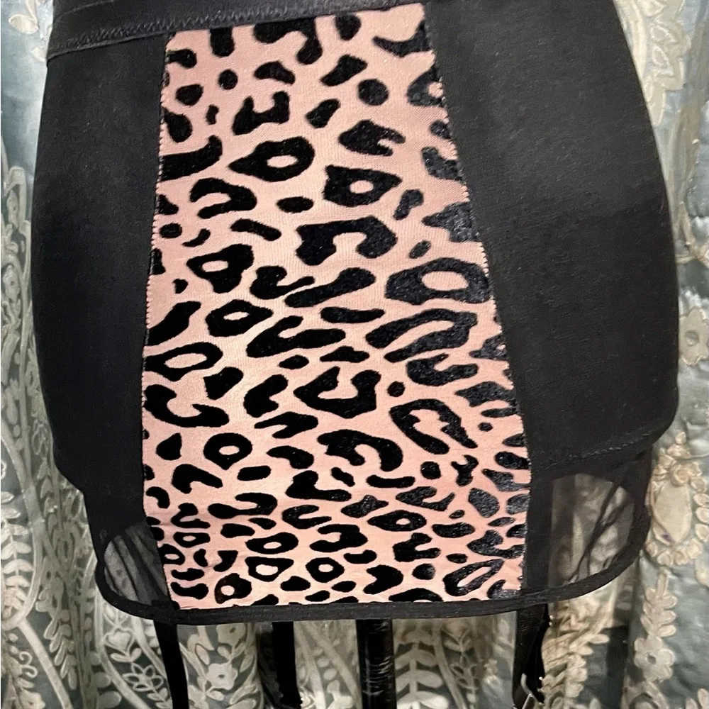 Leopard Print Bustier Size S Garter Slip Black Feather Accent  Mesh Adjustable - Picture 6 of 13